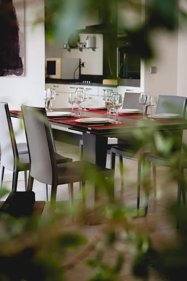 Kiss Cool - 2 Bedroom Apartment With Terrace And Garage Annecy