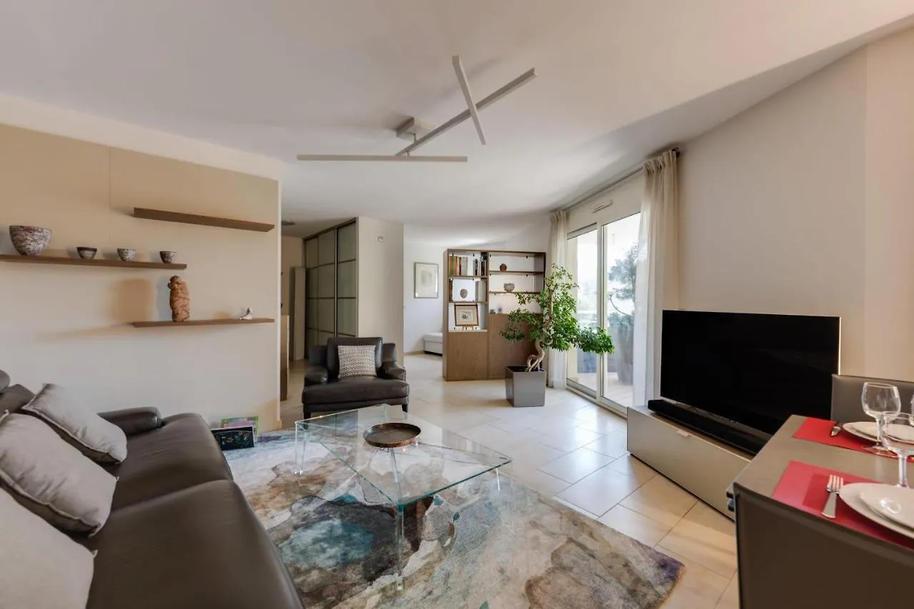 Kiss Cool - 2 Bedroom Apartment With Terrace And Garage Annecy France