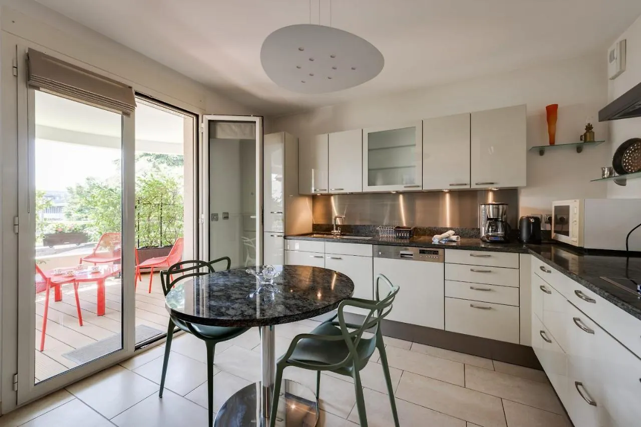 Kiss Cool - 2 Bedroom Apartment With Terrace And Garage Annecy