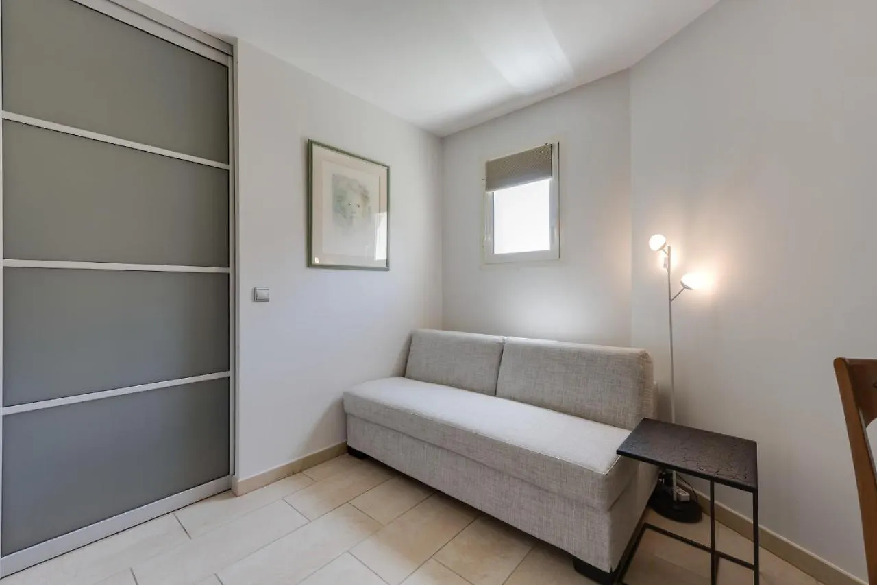 Kiss Cool - 2 Bedroom Apartment With Terrace And Garage Annecy