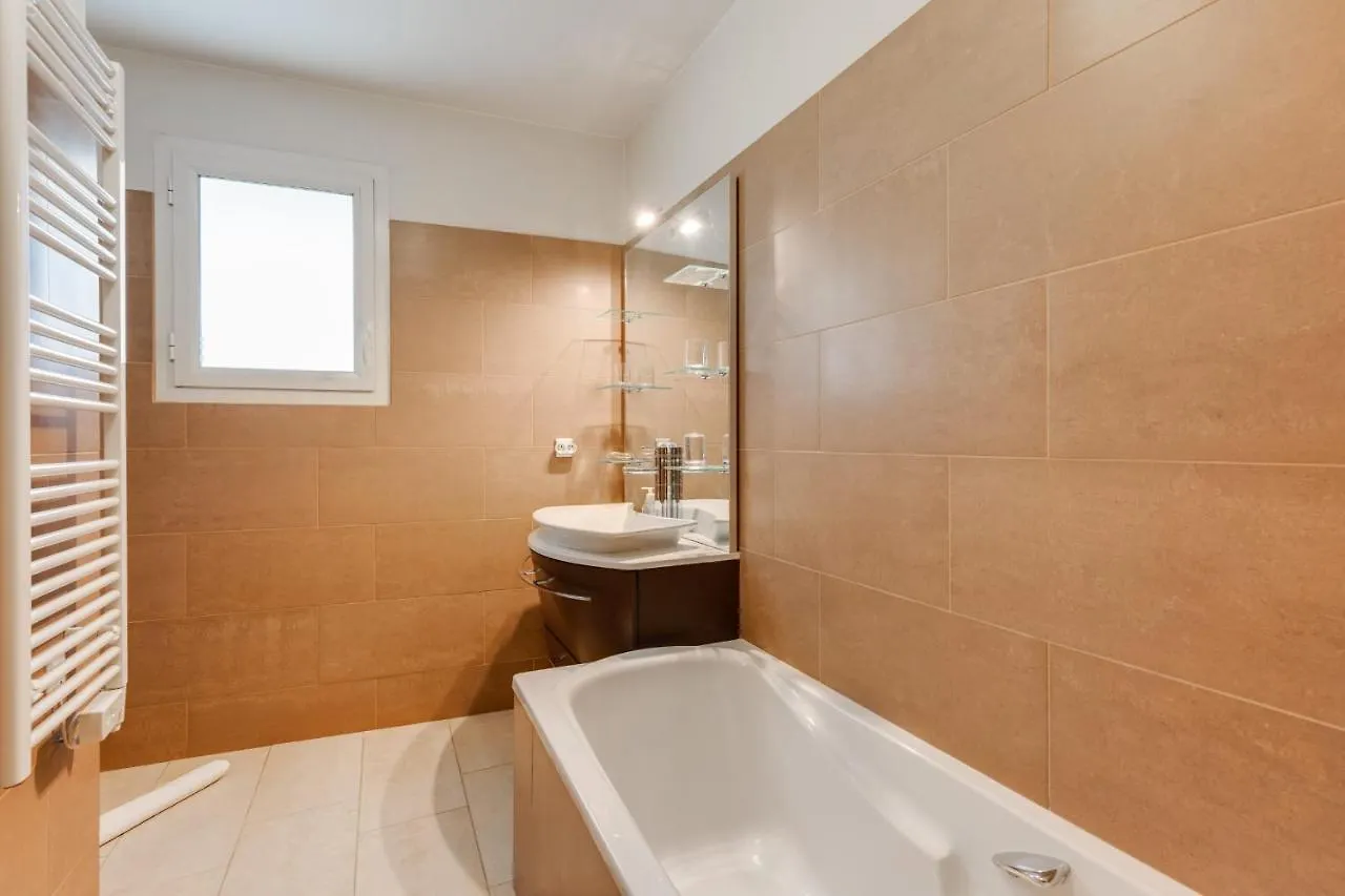 Kiss Cool - 2 Bedroom Apartment With Terrace And Garage Annecy